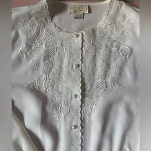 Voir Collection White Embroidered Blouse - shoulder pads - large